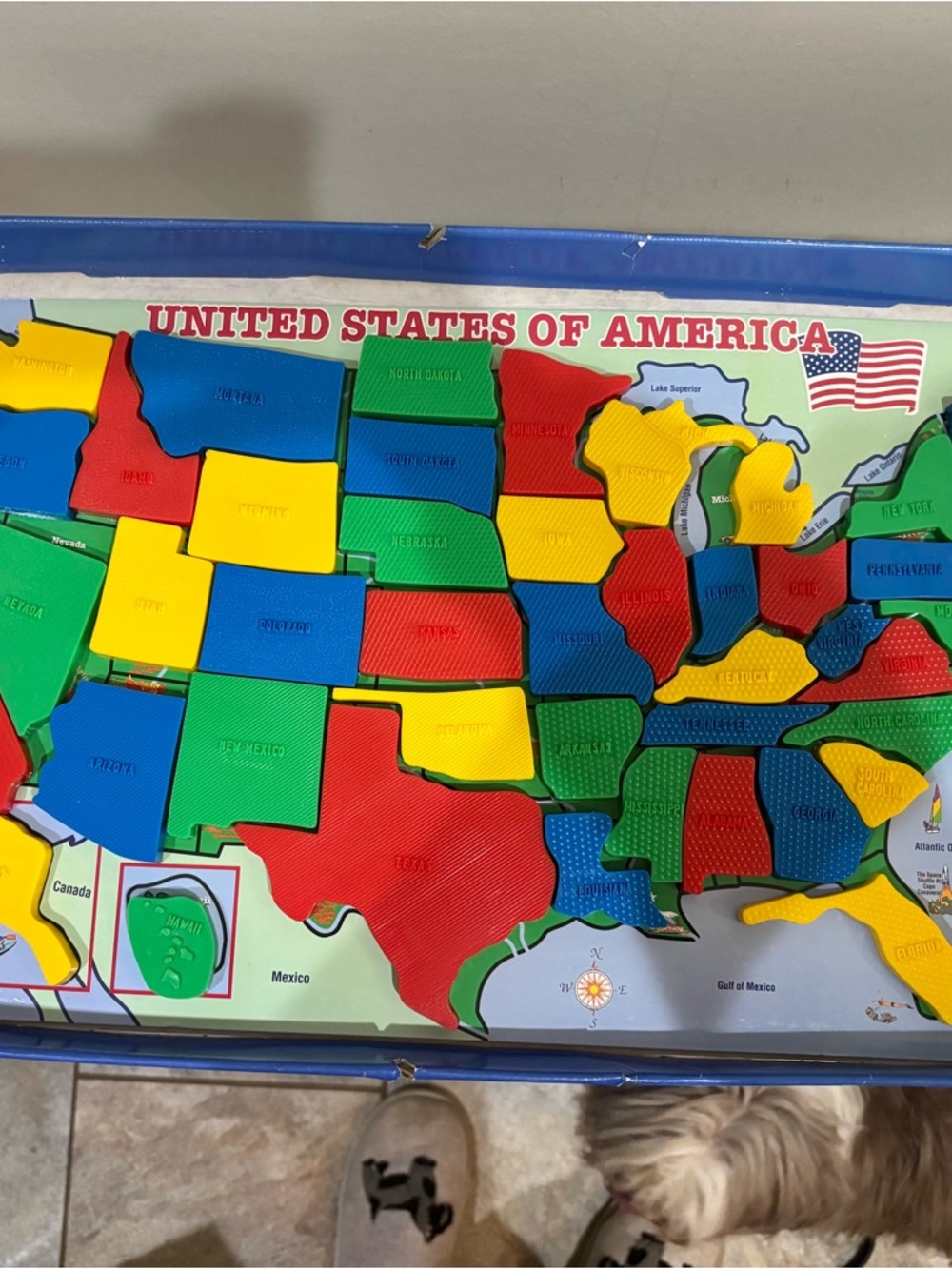 Magnetic USA Map Puzzle - Educational Kids Puzzle in Blue, Green, Yellow, Red - Picture 2 of 5